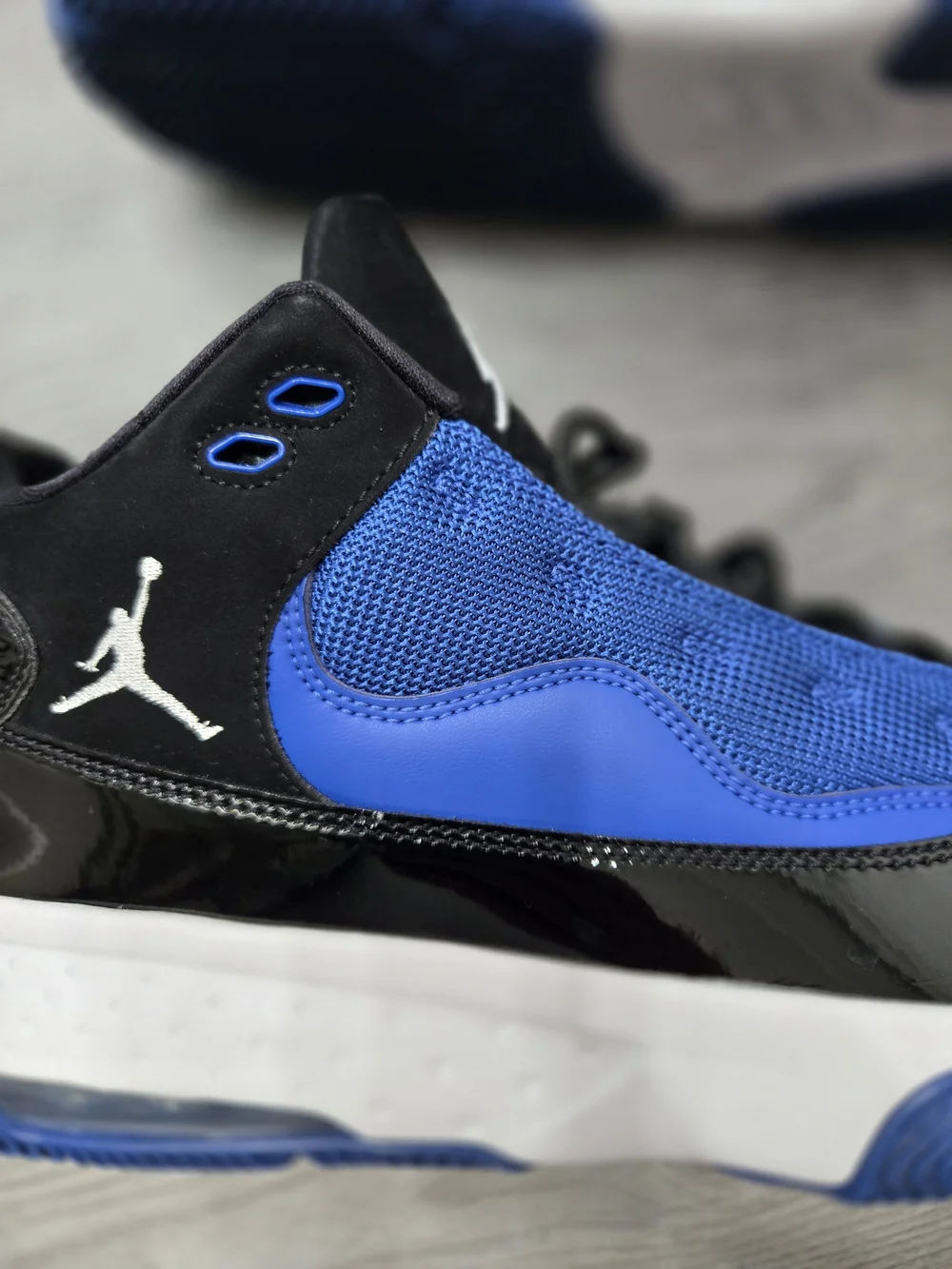 Nike Air Jordan Max Aura 2